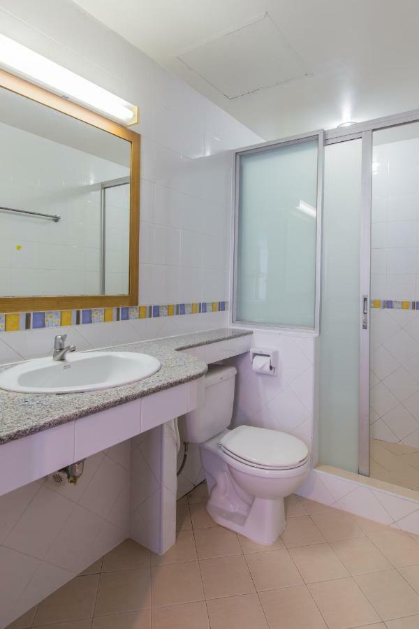 Chongko Guesthouse Phuket Ngoại thất bức ảnh